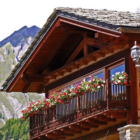 Hotel Les Combes La Salle Esterno foto