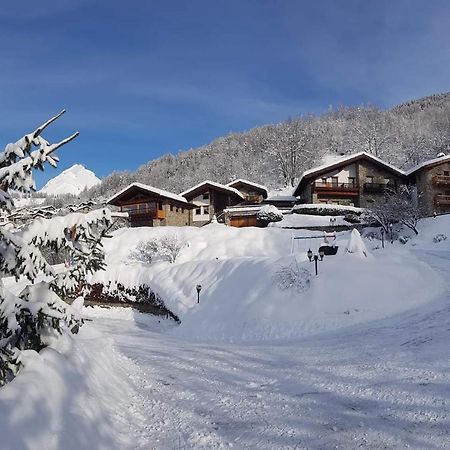 Hotel Les Combes La Salle Esterno foto