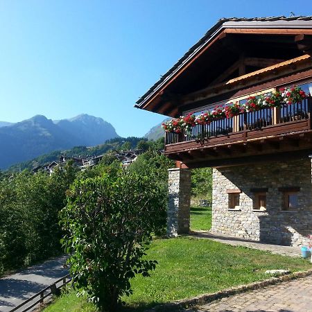 Hotel Les Combes La Salle Esterno foto