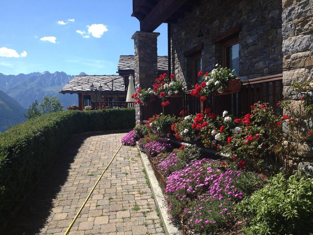 Hotel Les Combes La Salle Esterno foto