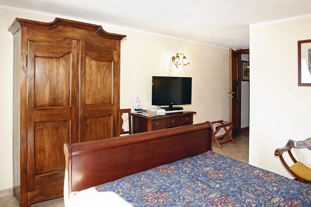 Hotel Les Combes La Salle Camera foto