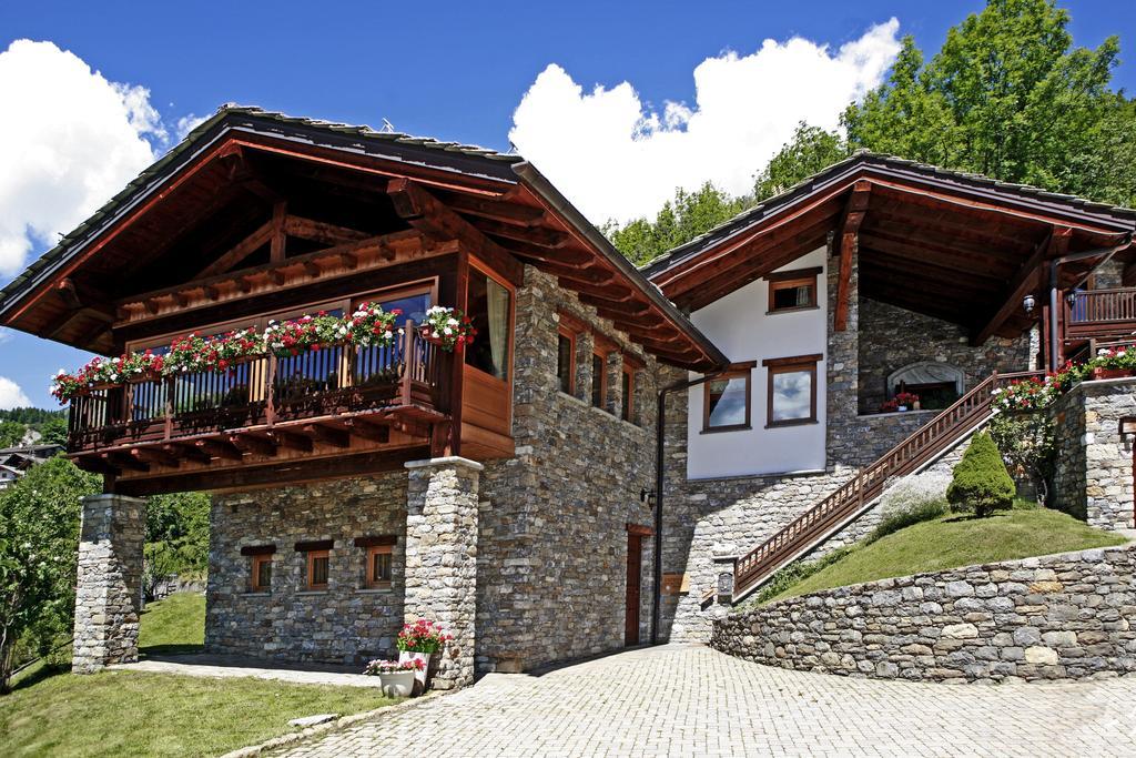 Hotel Les Combes La Salle Esterno foto