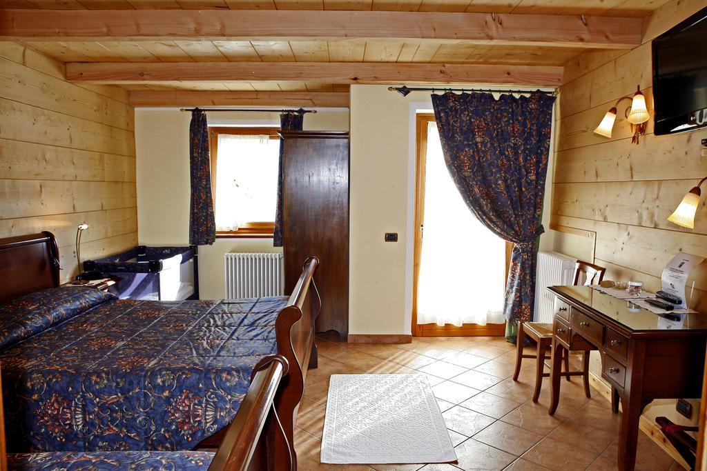 Hotel Les Combes La Salle Camera foto