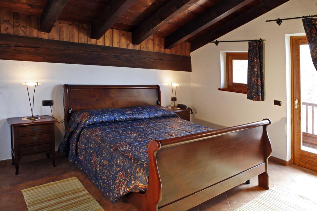 Hotel Les Combes La Salle Camera foto
