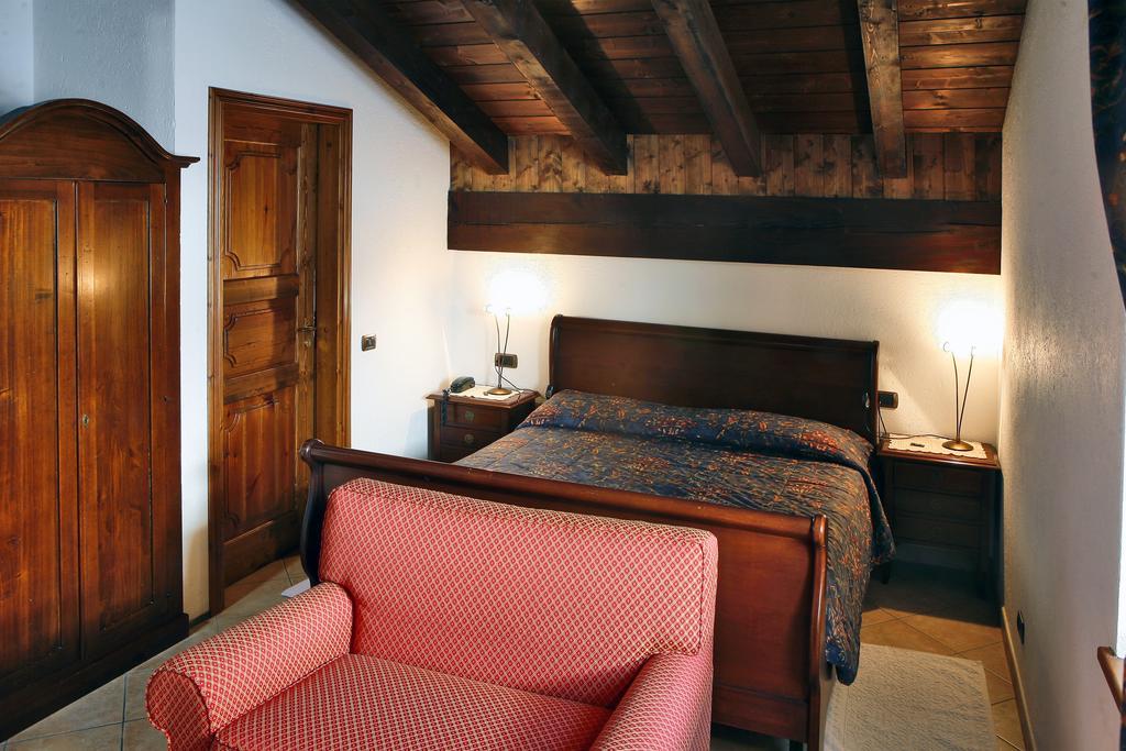 Hotel Les Combes La Salle Camera foto