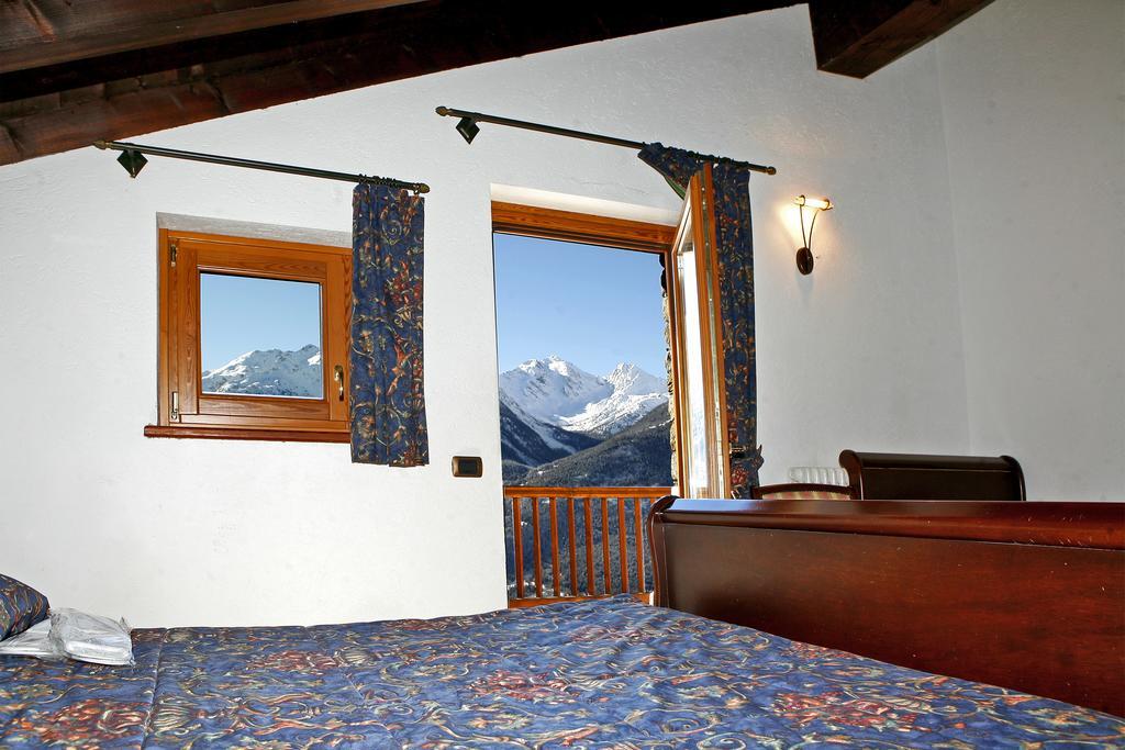 Hotel Les Combes La Salle Esterno foto