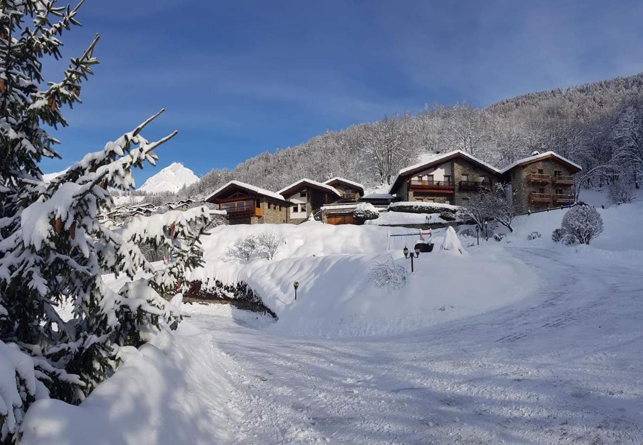 Hotel Les Combes La Salle Esterno foto